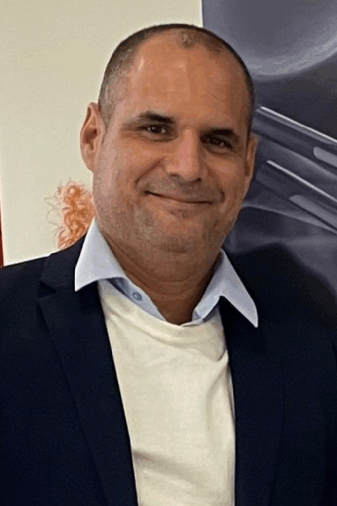 Dr. Yorgel Reyes | Equipo de Dentistas en Gavà | Drs. Reyes y Borges